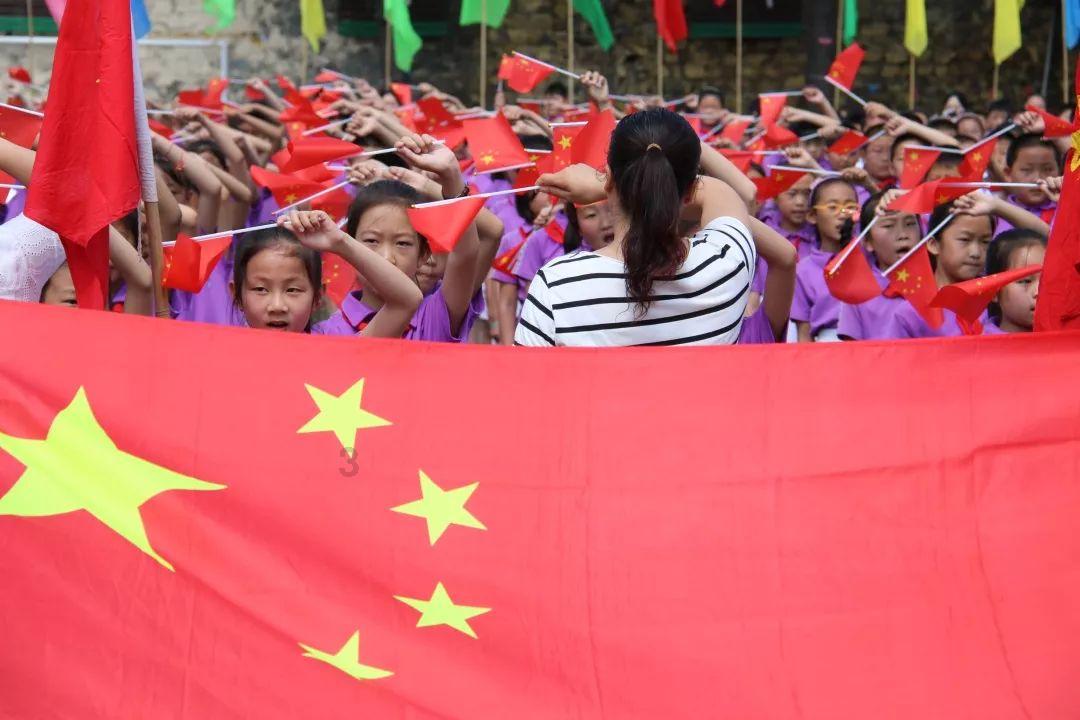 如果一个无耻的男人总拿我孩子的安全来威胁我和我老公离婚怎么办？游戏画面